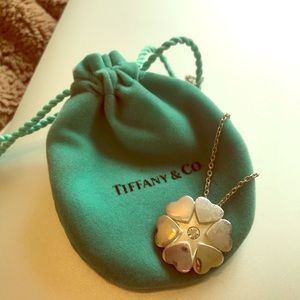 Tiffany&Co Paloma Picasso Flower of HeartsNecklace